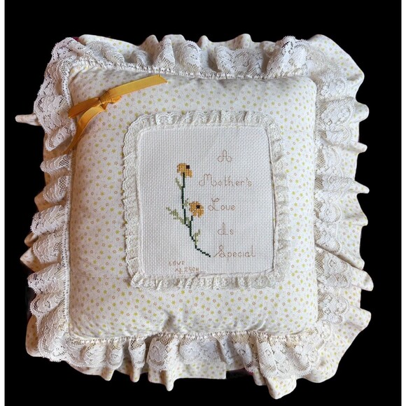 Vtg Embroidered Decorative Throw Pillow Ruffle Lace 11”x11” “A Mother Love Is .. - Picture 1 of 7